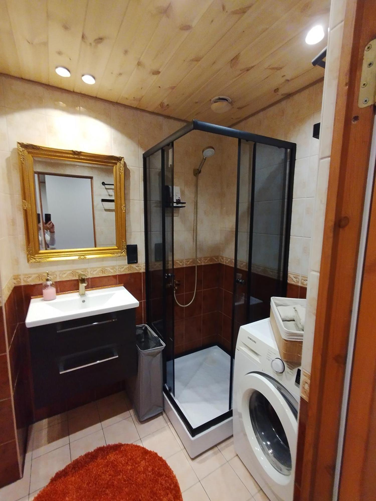 Kitse 26 Apartment- Free Parking *